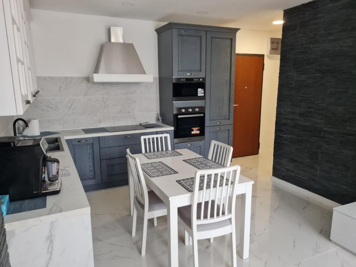 Apartament Marina Julia Buitenkant foto