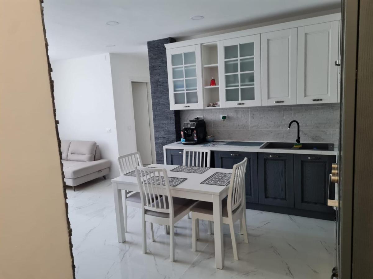 Apartament Marina Julia Buitenkant foto