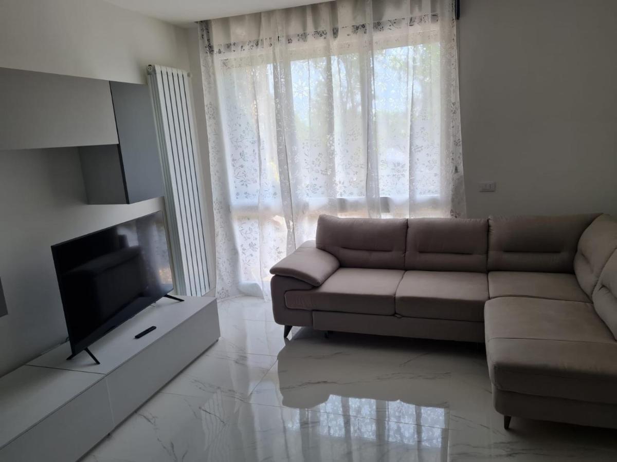 Apartament Marina Julia Buitenkant foto