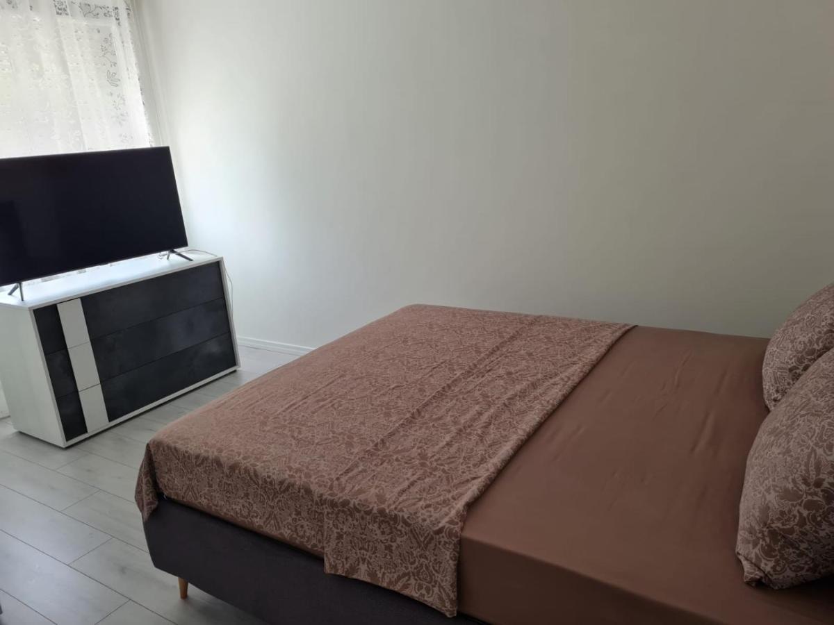Apartament Marina Julia Buitenkant foto